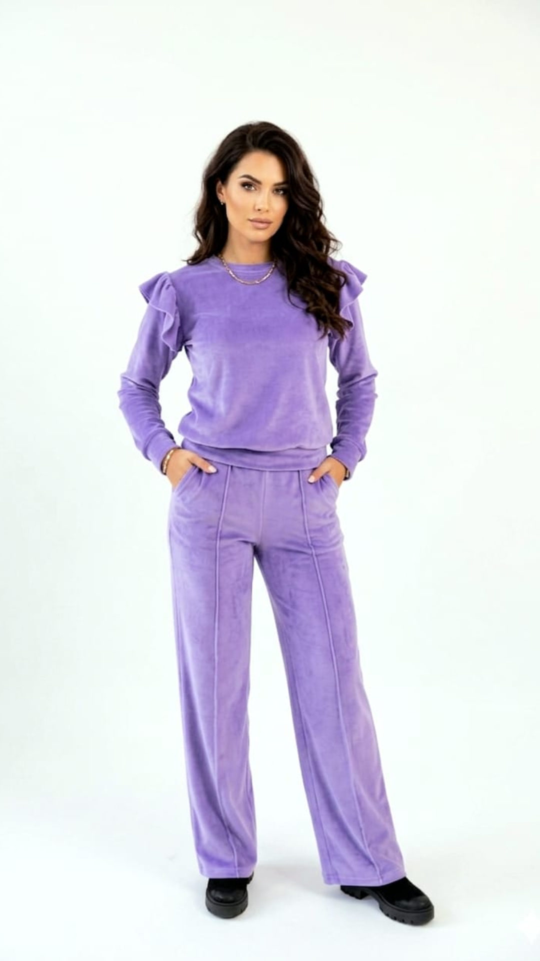 Set din catifea cu bluza cu fodre la umeri