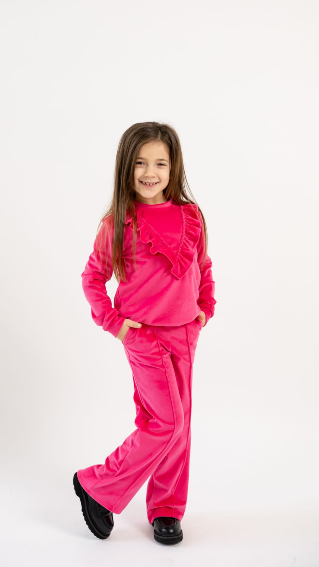 Set din catifea cu bluză cu fodre si pantalon drept