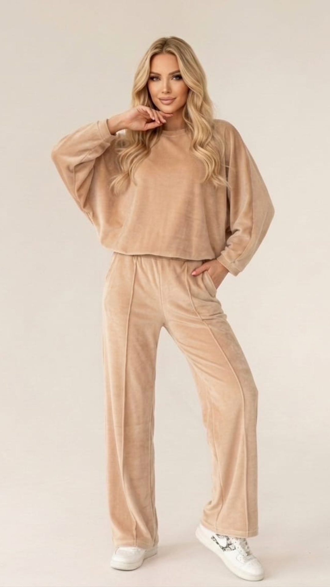 Set din catifea cu bluza fluture
